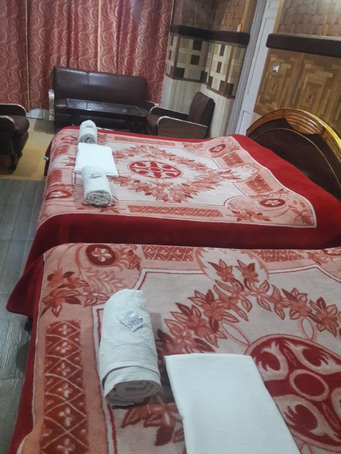 Blooming Dale Hotel Σριναγκάρ Εξωτερικό φωτογραφία