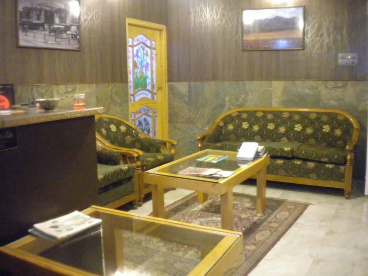 Blooming Dale Hotel Σριναγκάρ Εξωτερικό φωτογραφία