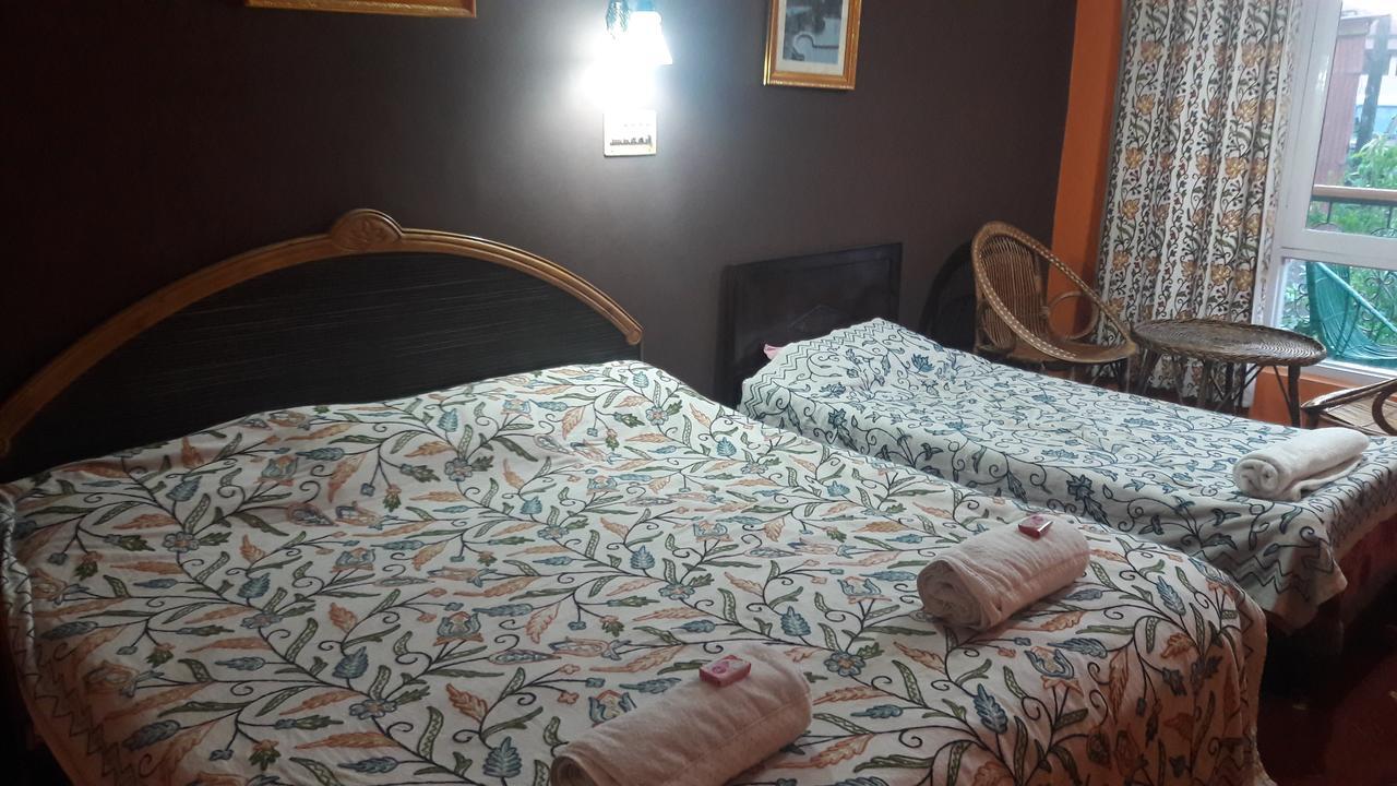 Blooming Dale Hotel Σριναγκάρ Εξωτερικό φωτογραφία
